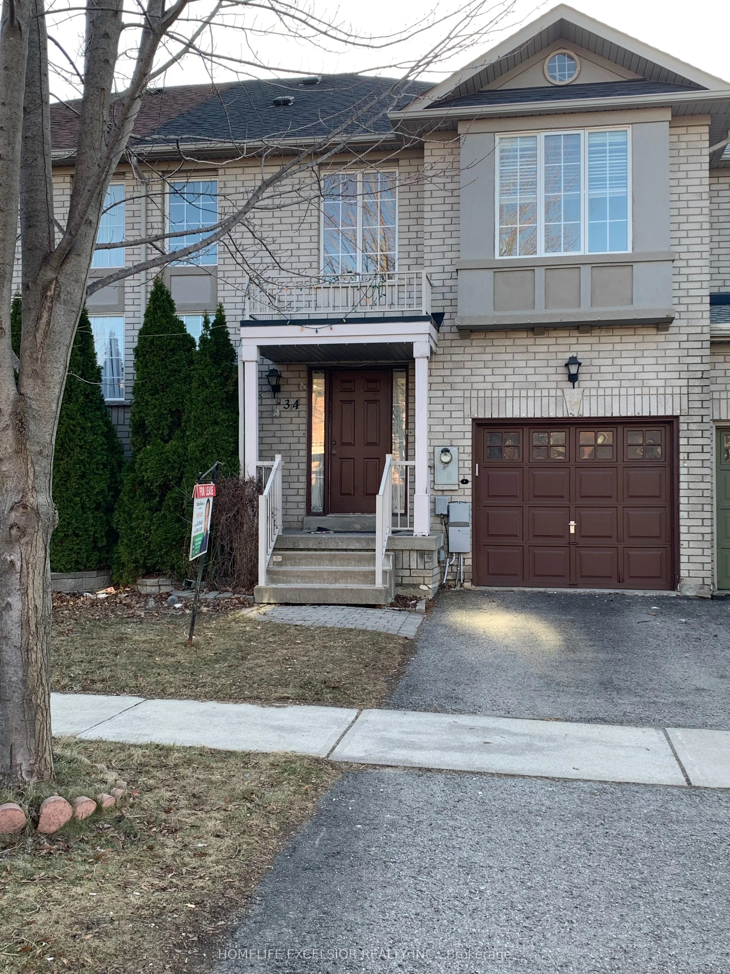 Att/Row/Townhouse in Richmond Hill