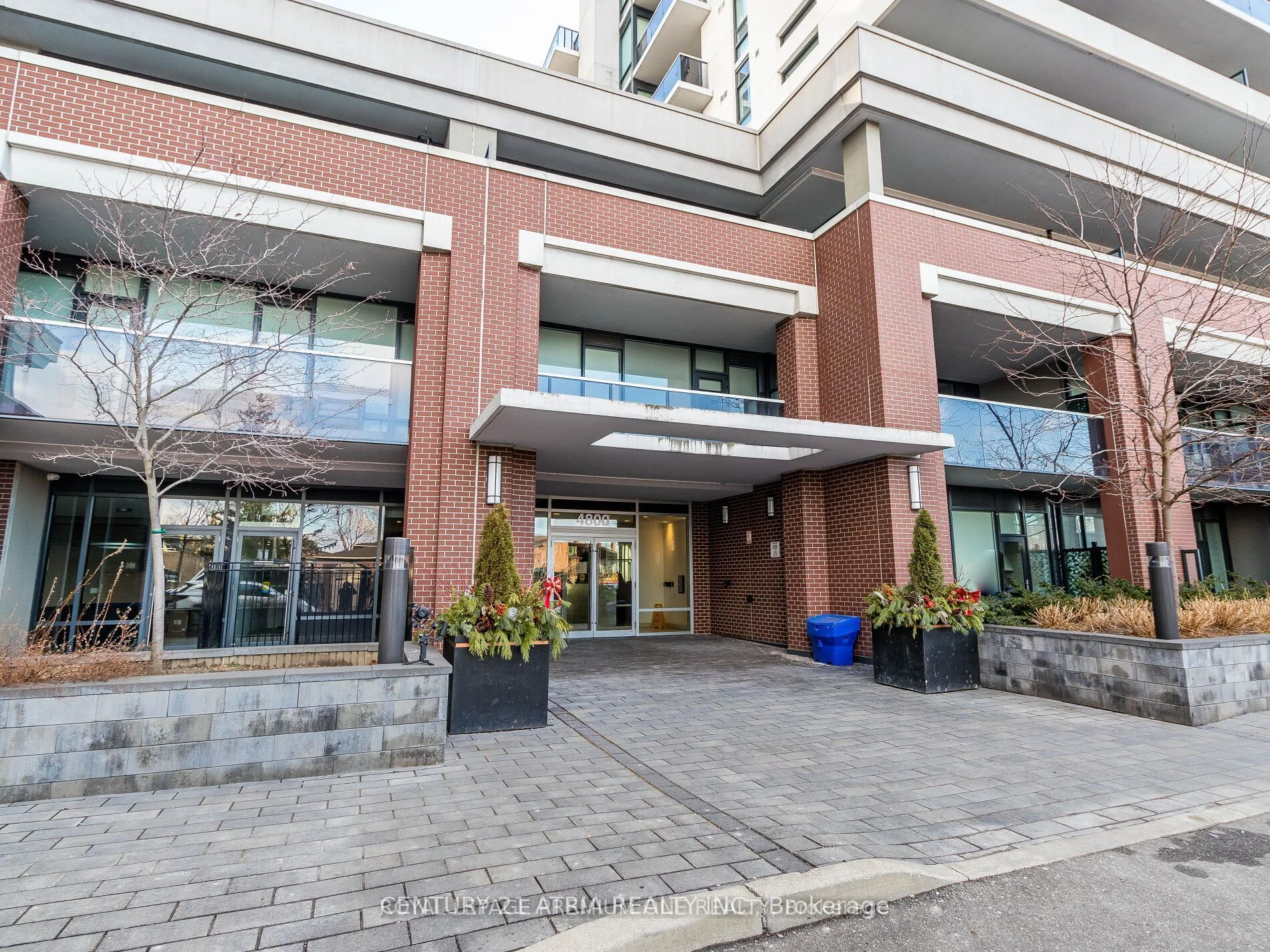 Co-op Apartment in Vaughan