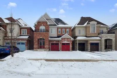 Detached in East Gwillimbury