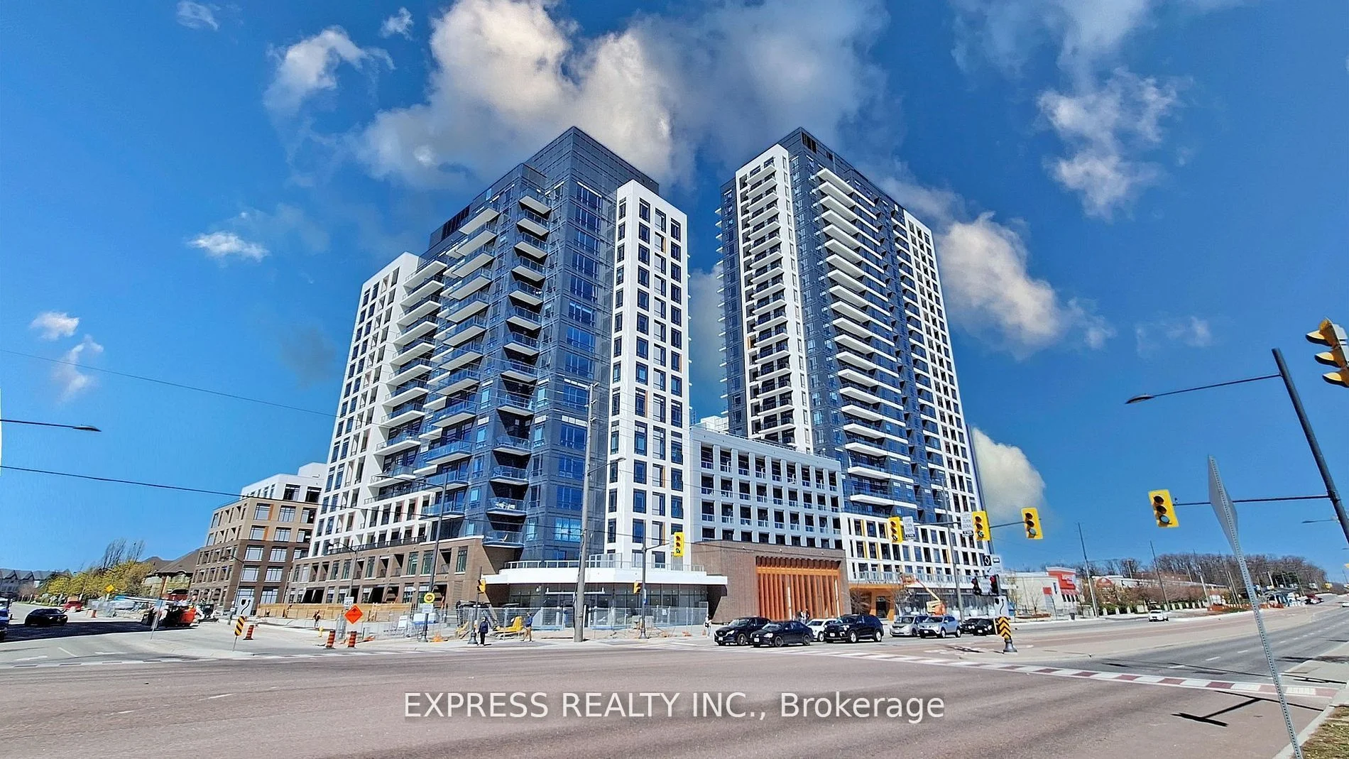 Condo Apartment in Vaughan