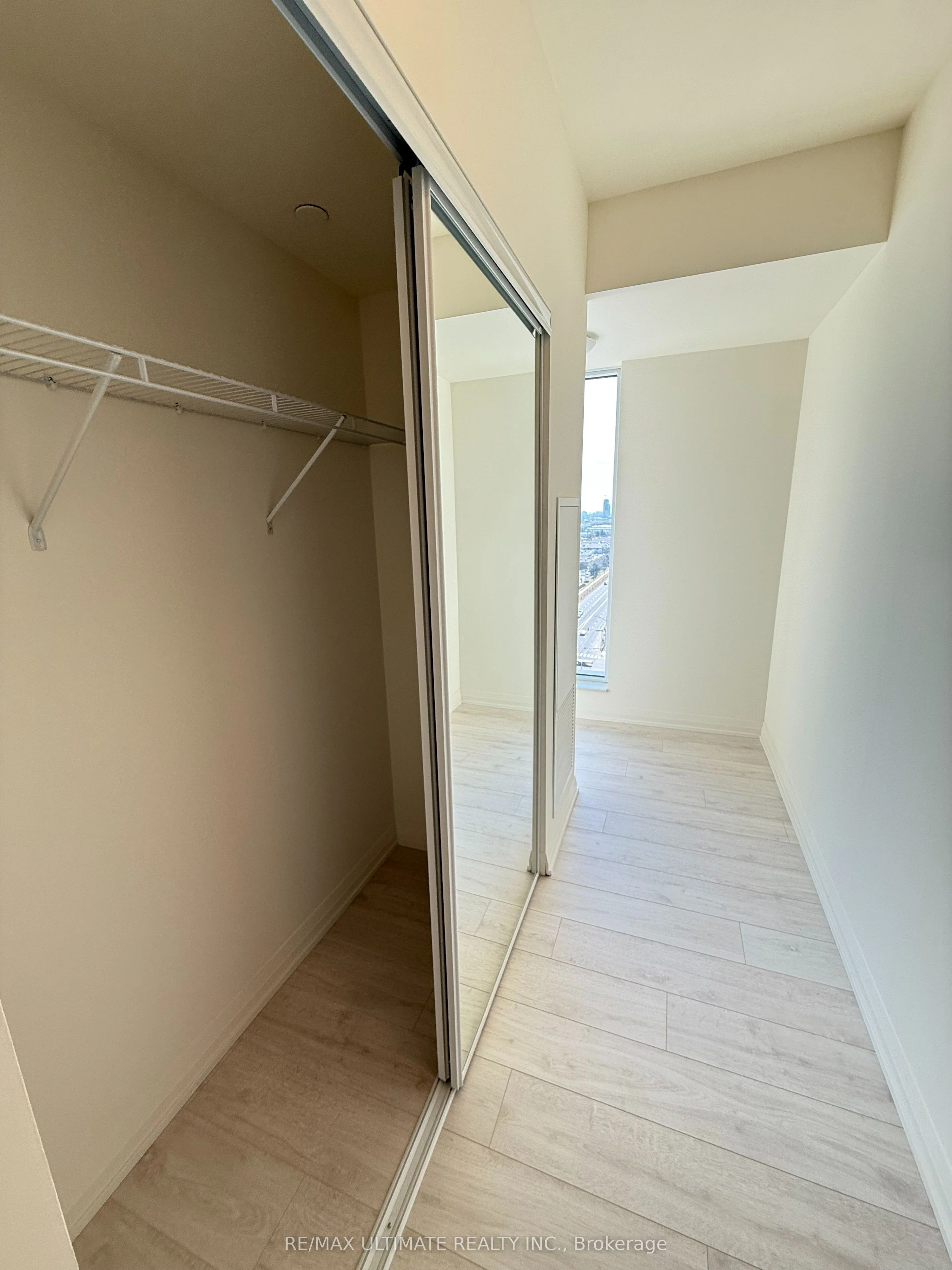 8960 Jane Street 1609, Vaughan, ON L4K 2M9