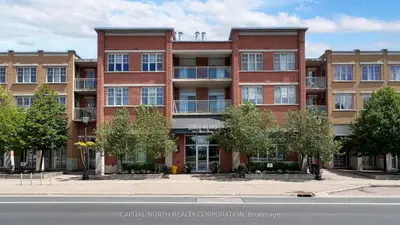 Condo Apartment in Vaughan