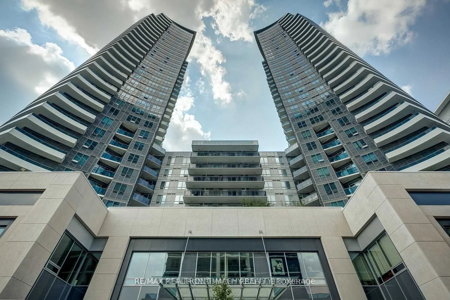 Condo Apartment in Markham