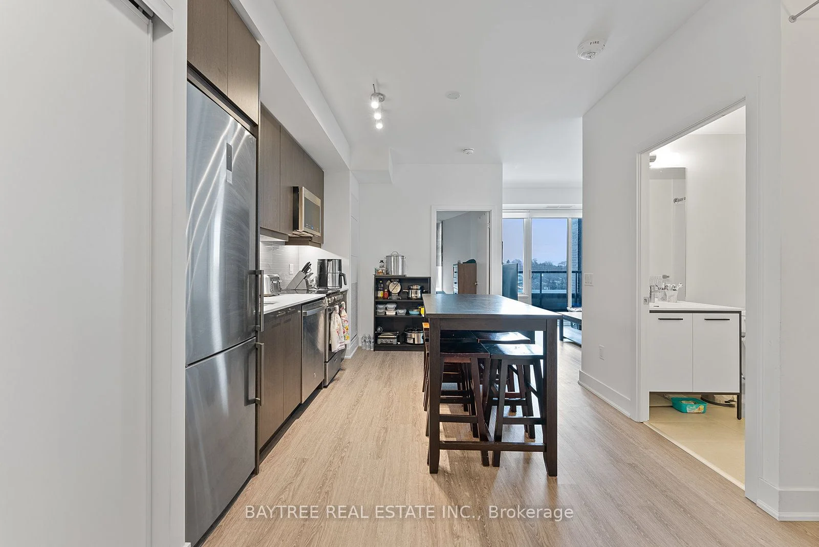 185 Deerfield Road 316, Newmarket, On L3y 0g7