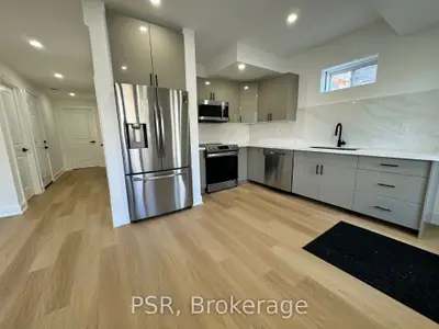 311 Reg Harrison Trail, Newmarket, On L3x 0m2