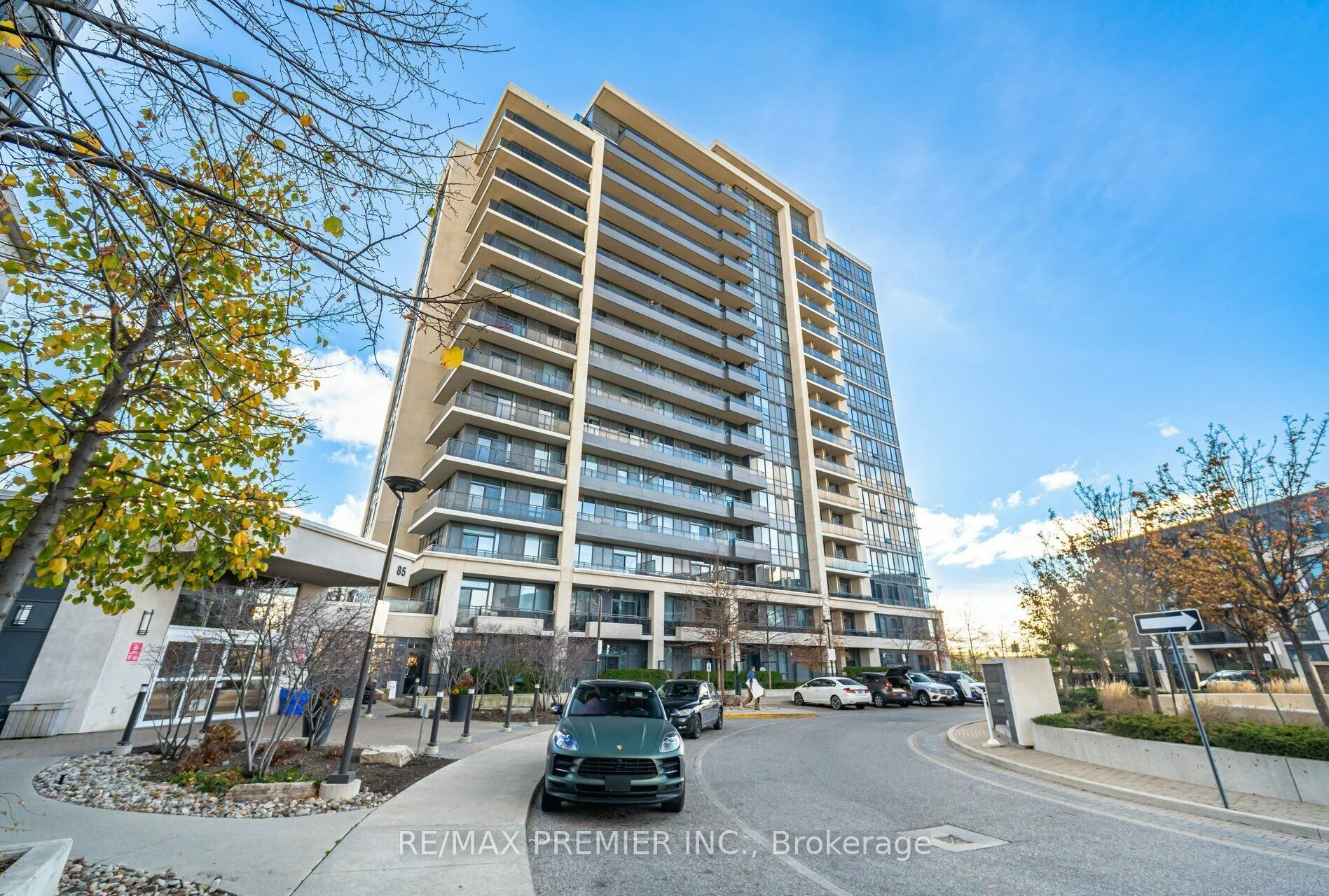 Condo Apartment in Vaughan