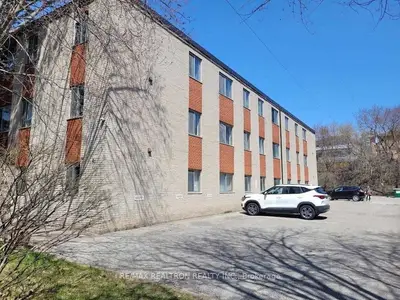 41 Huron Heights Drive 3, Newmarket, On L3y 3j8
