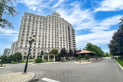 Condo Apartment in Vaughan
