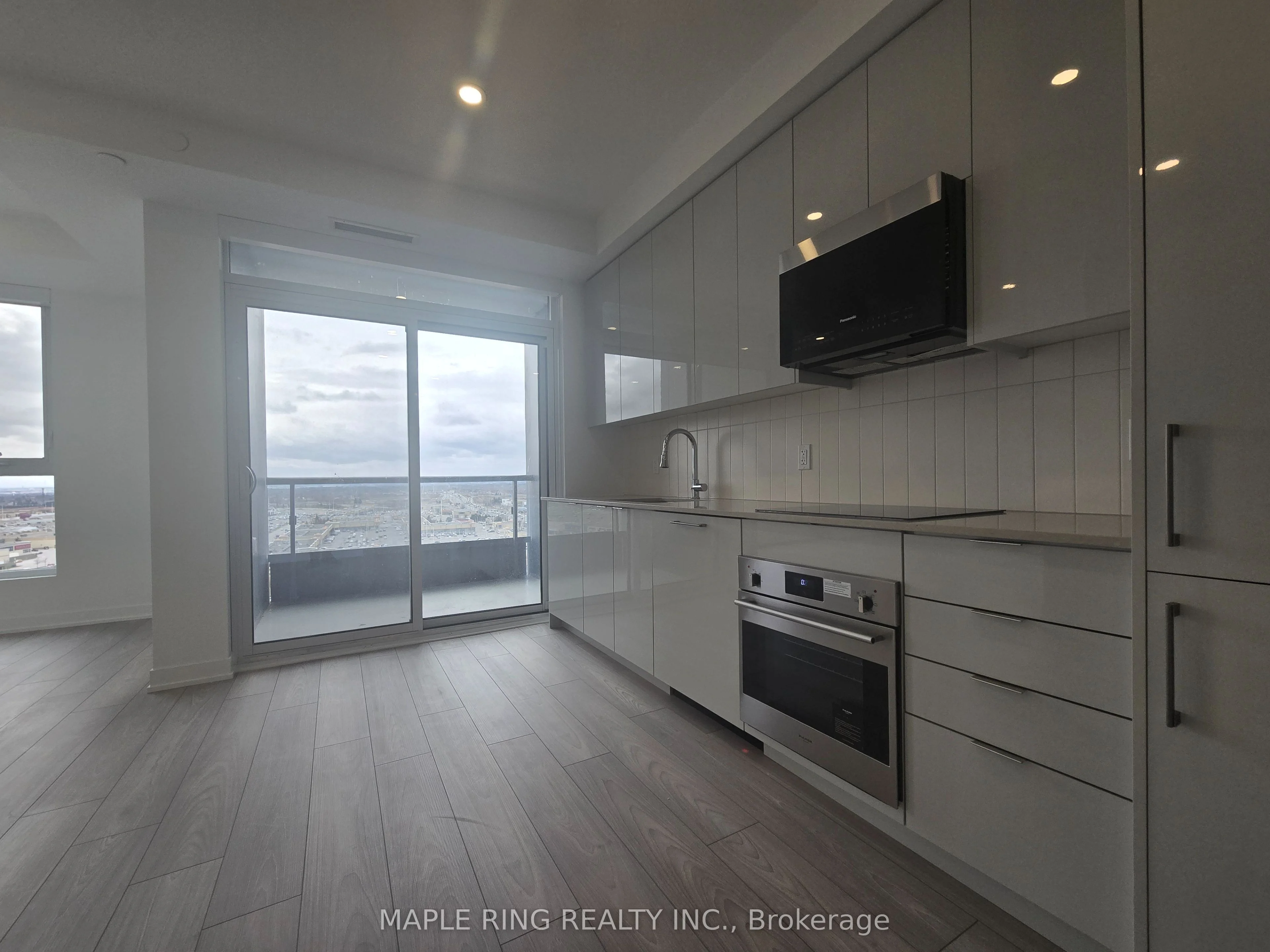 Condo Apartment in Vaughan