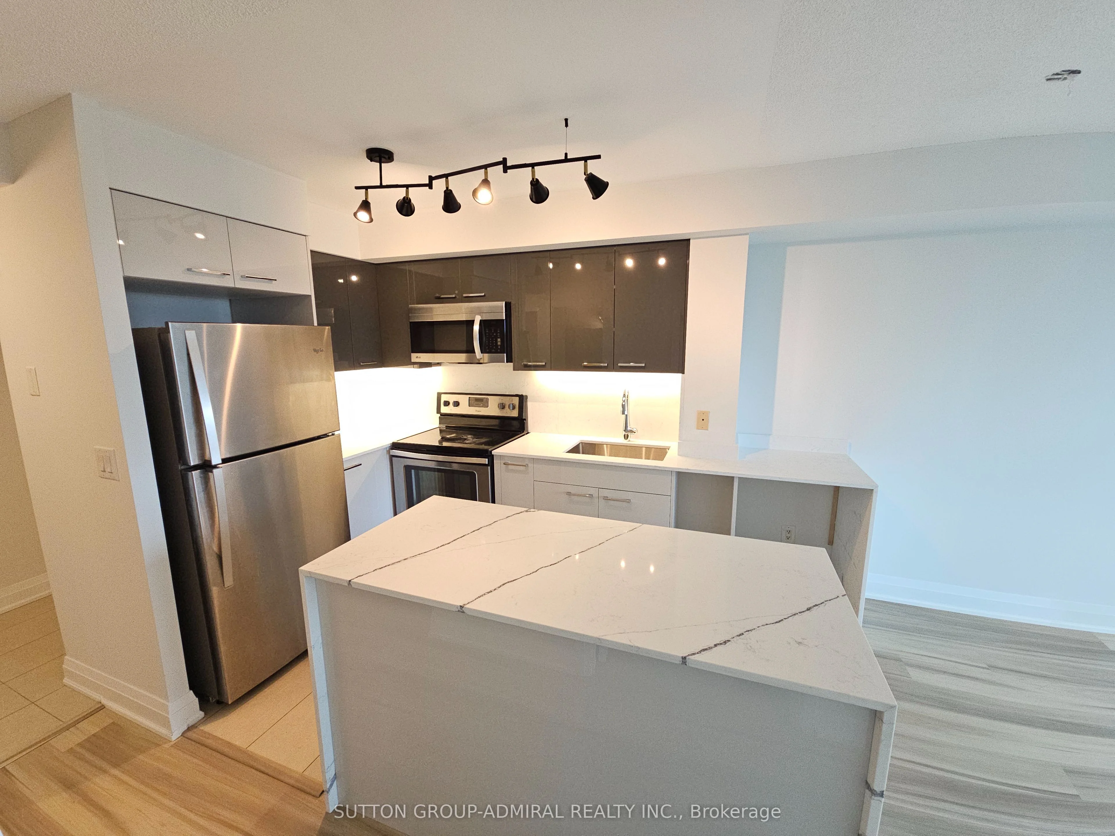 Condo Apartment in Vaughan