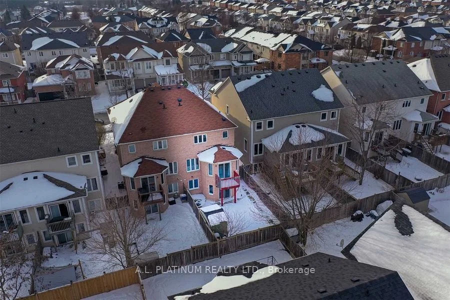 25 Laurendale Avenue, Georgina, ON L4P 4A8