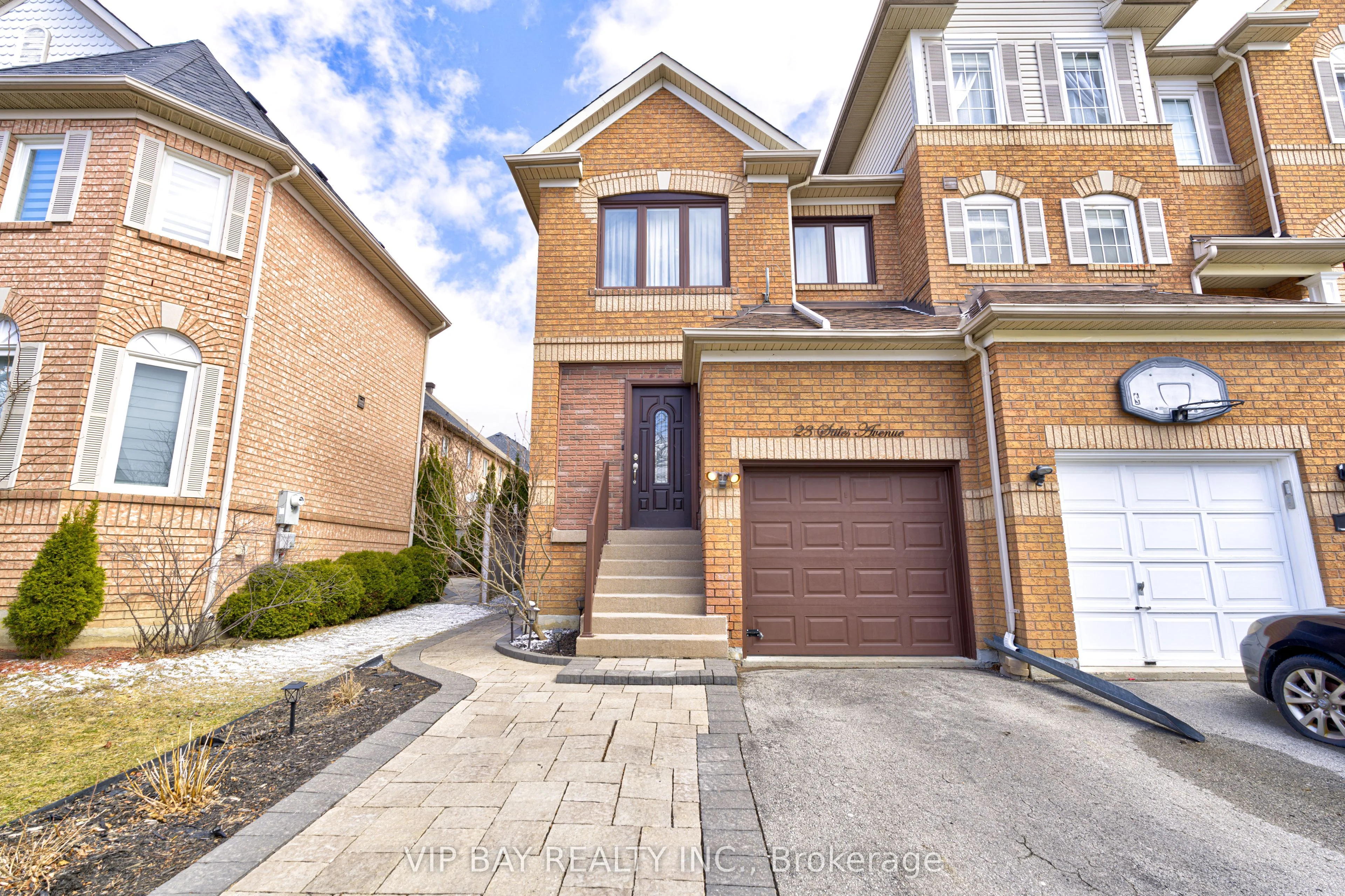 Att/Row/Townhouse in Aurora