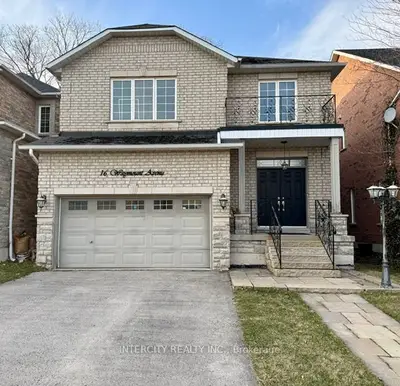 Detached in Richmond Hill