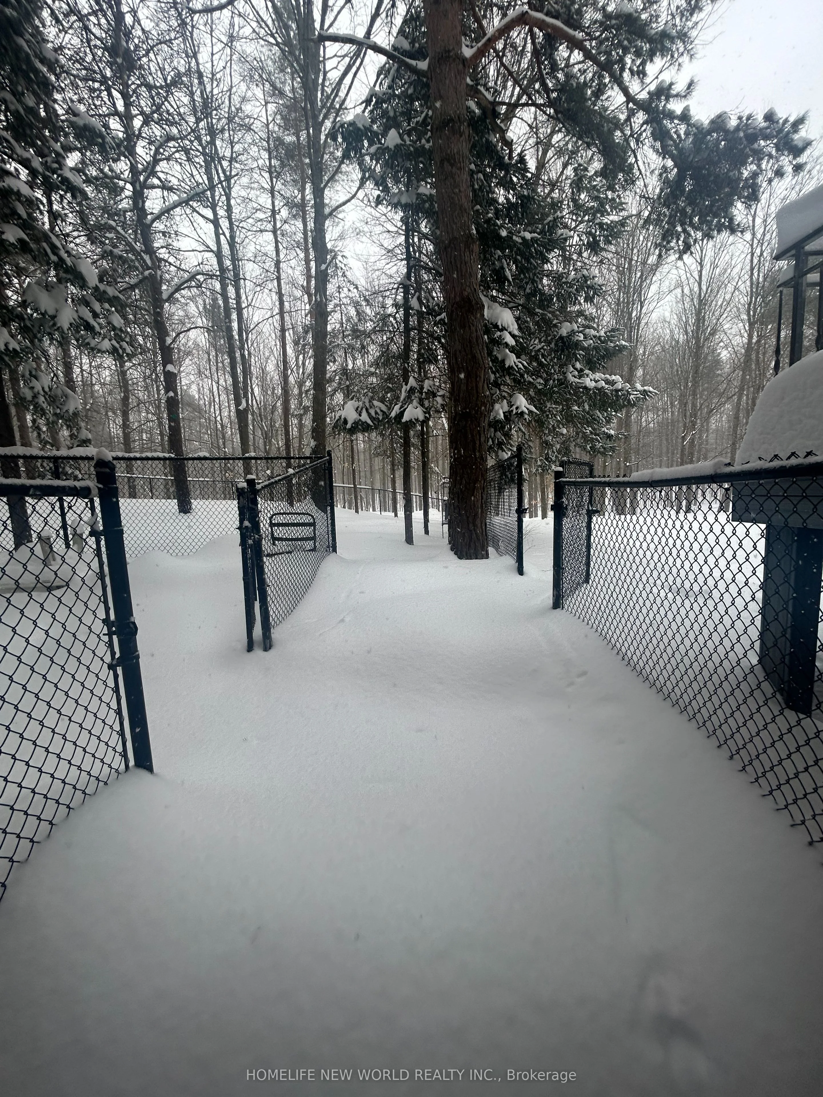 18 Loggers Trail 3, Whitchurch-Stouffville, ON L3Y 4W1