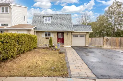 Att/Row/Townhouse in Aurora