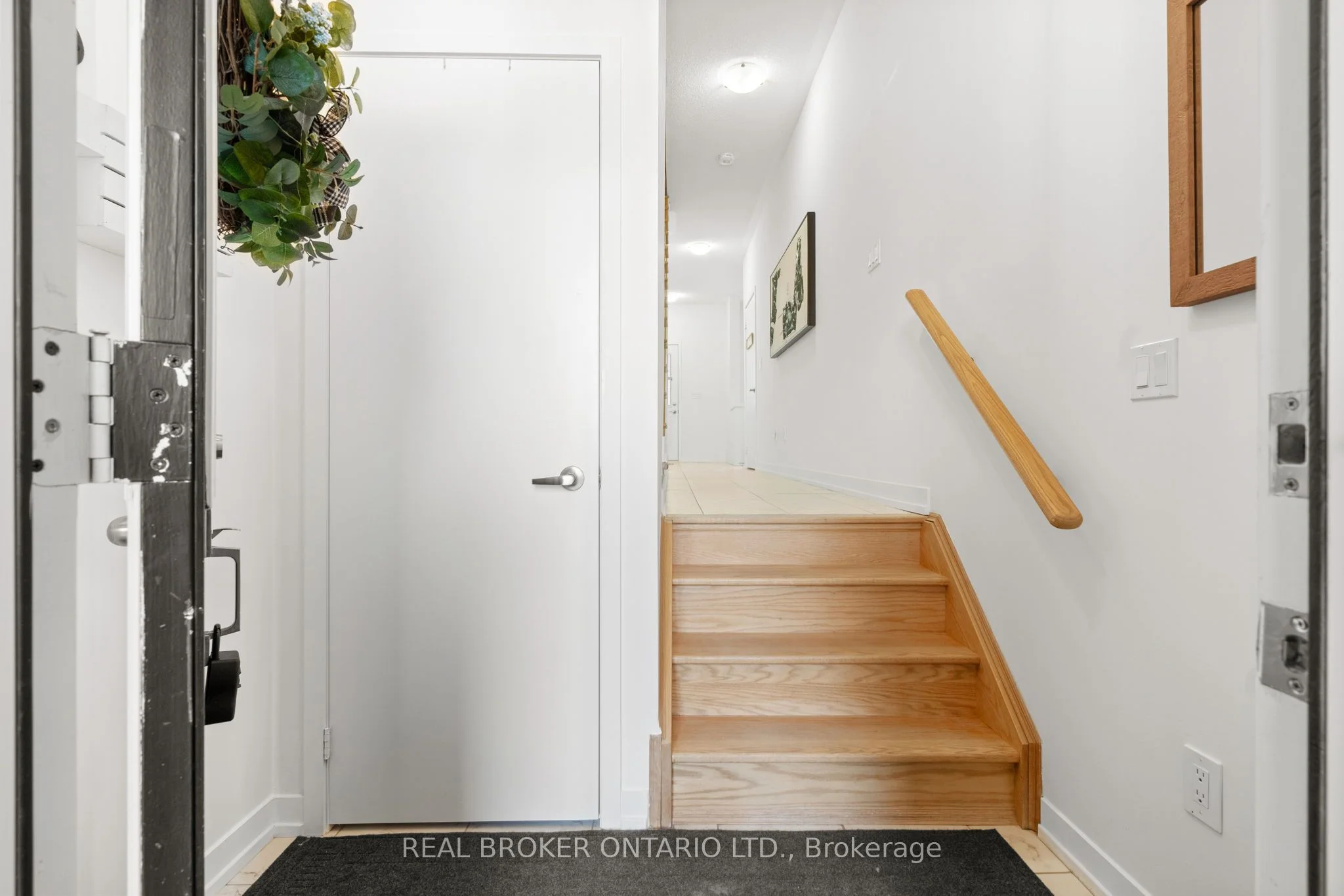 187 Harding Park Street, Newmarket, ON L3Y 0E3