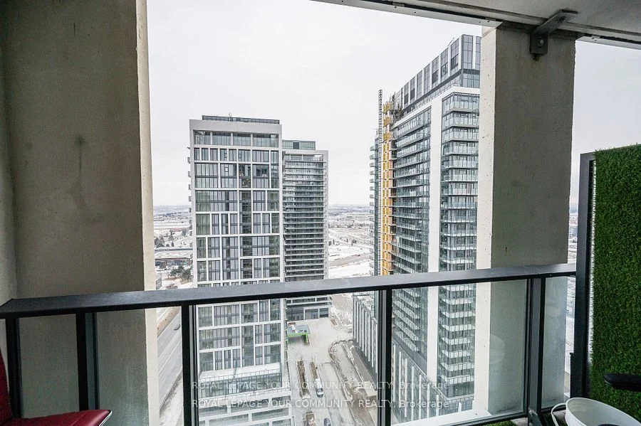 9000 Jane Street 2204, Vaughan, ON L4K 0M6