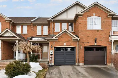 Att/Row/Townhouse in Vaughan
