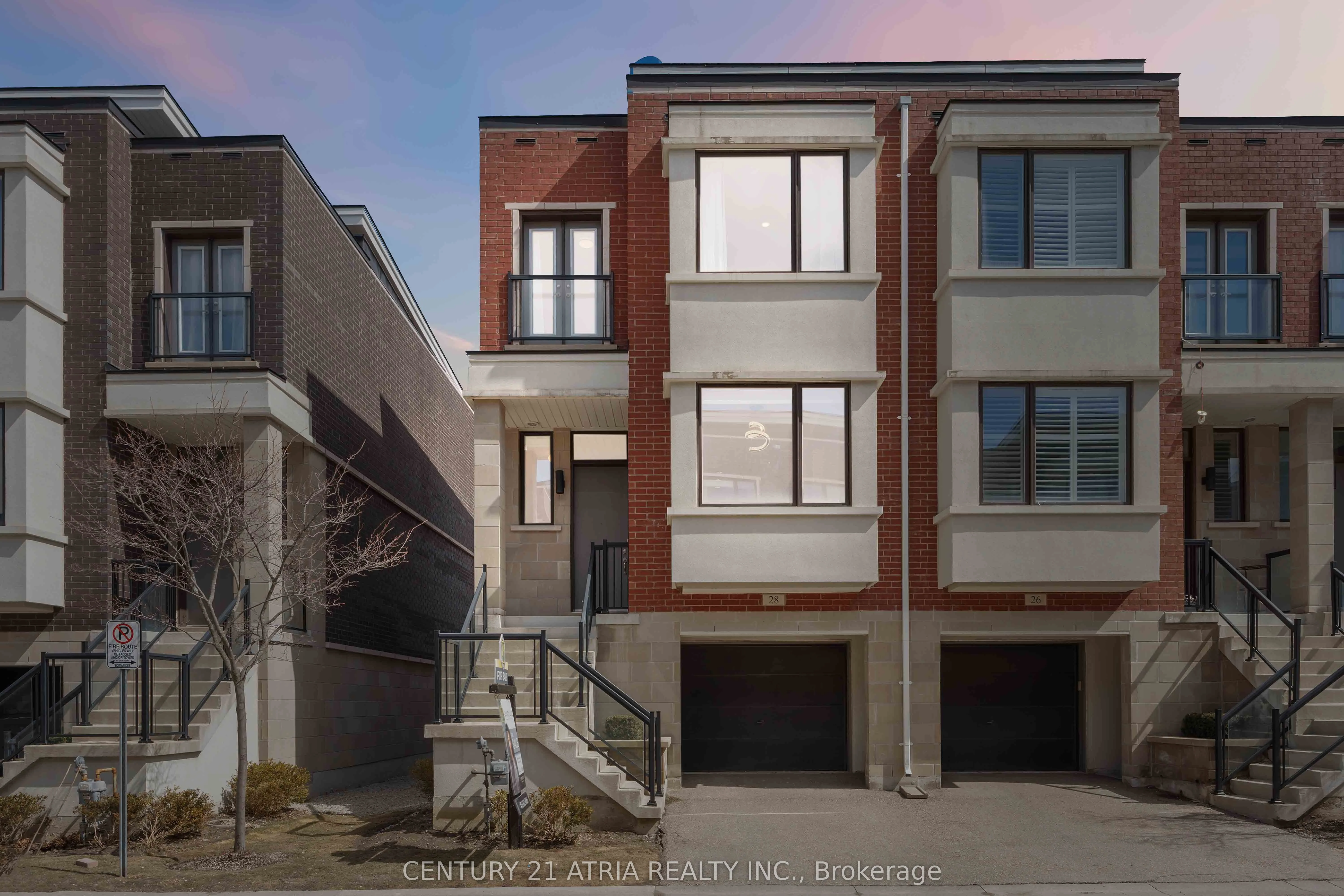 28 Genuine Lane, Richmond Hill, On L4b 0e5
