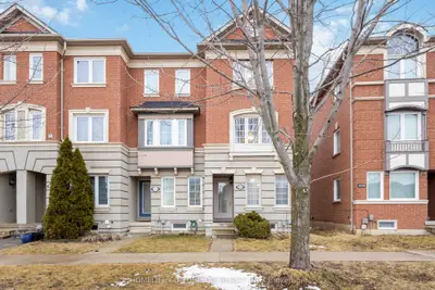 Att/Row/Townhouse in Markham