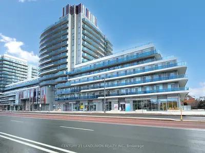 Condo Apartment in Richmond Hill