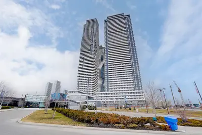 Condo Apartment in Vaughan