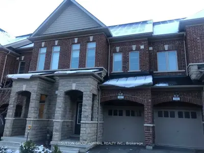 Att/Row/Townhouse in Vaughan
