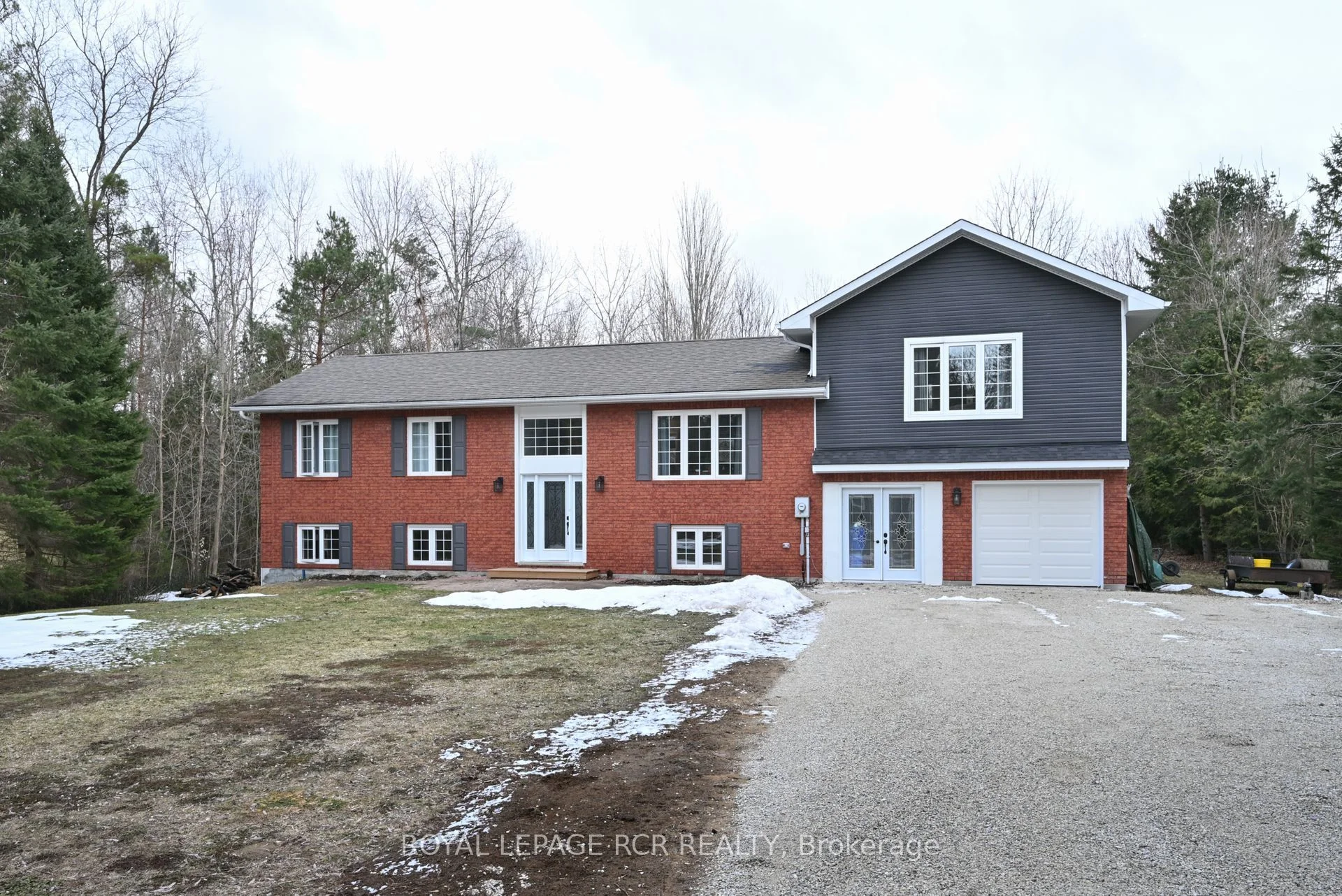 Detached in Essa
