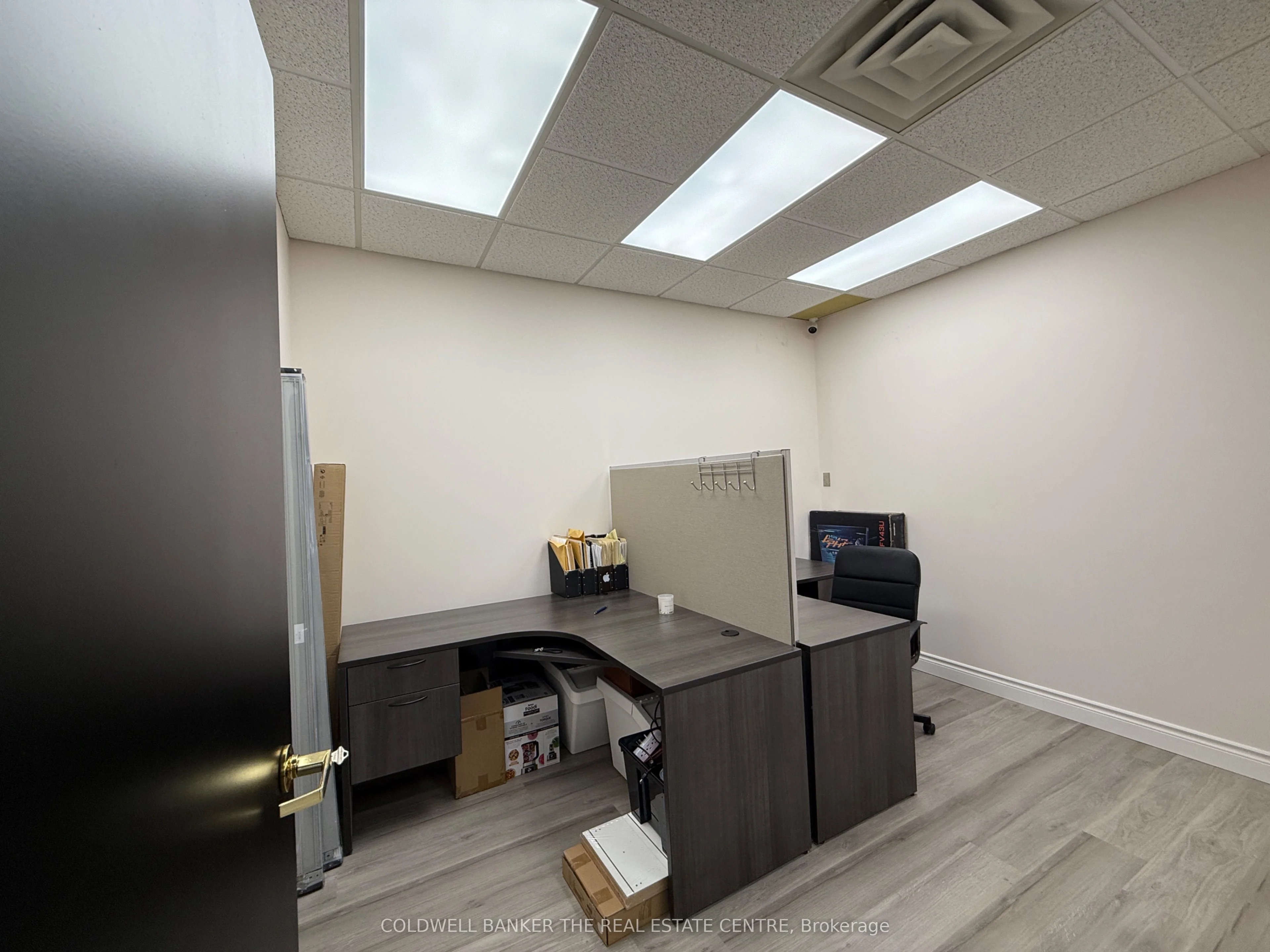 390 Davis Drive 102, Newmarket, ON L3Y 7T8