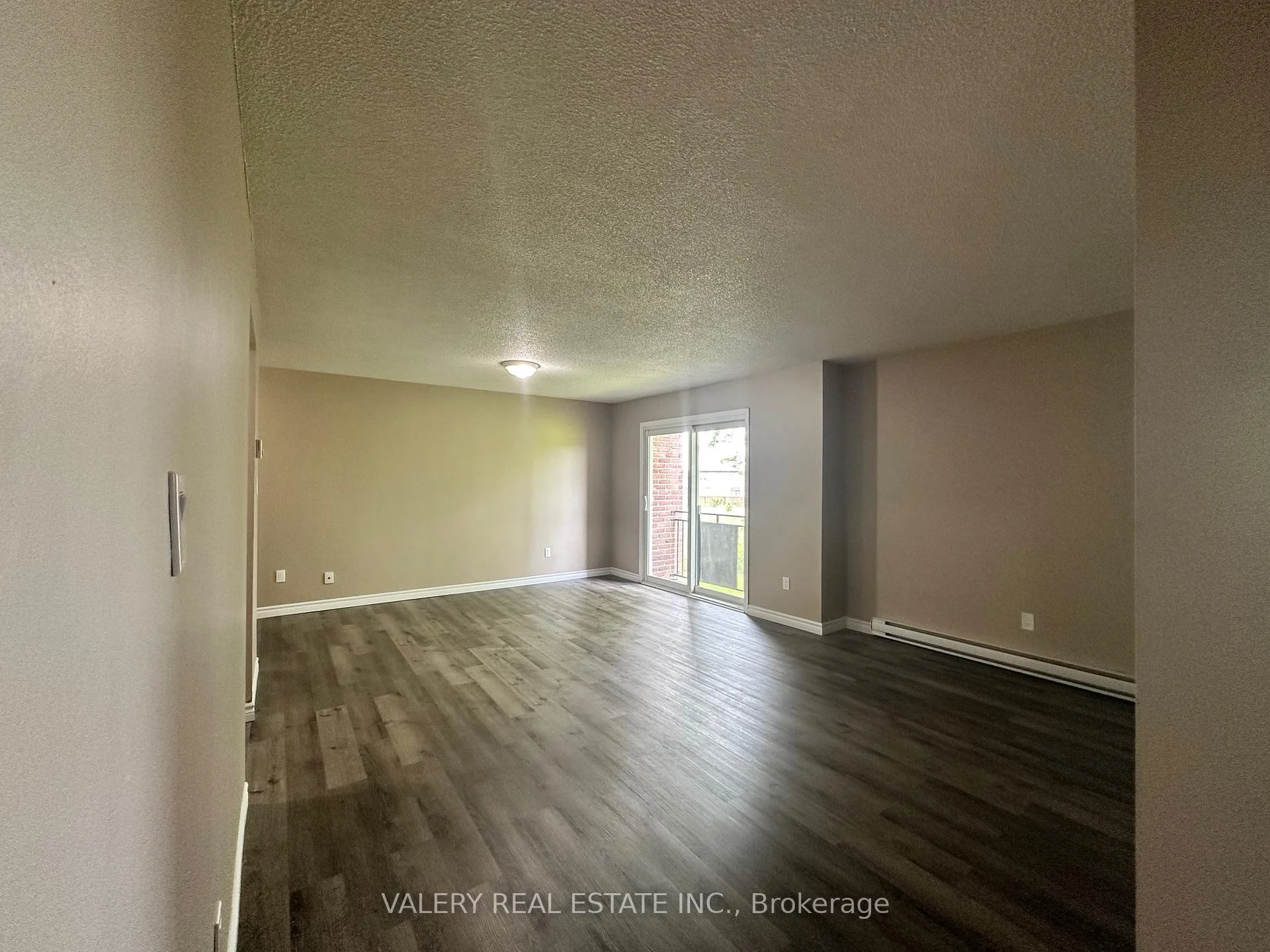 15 Lowndes Avenue 12, Georgina, ON L4P 3K6