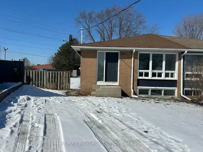 63 Marlin Court, Newmarket, On L3y 2w7