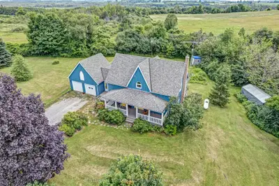 Detached in Brock