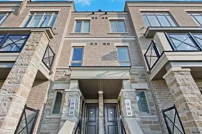 Condo Townhouse in Markham