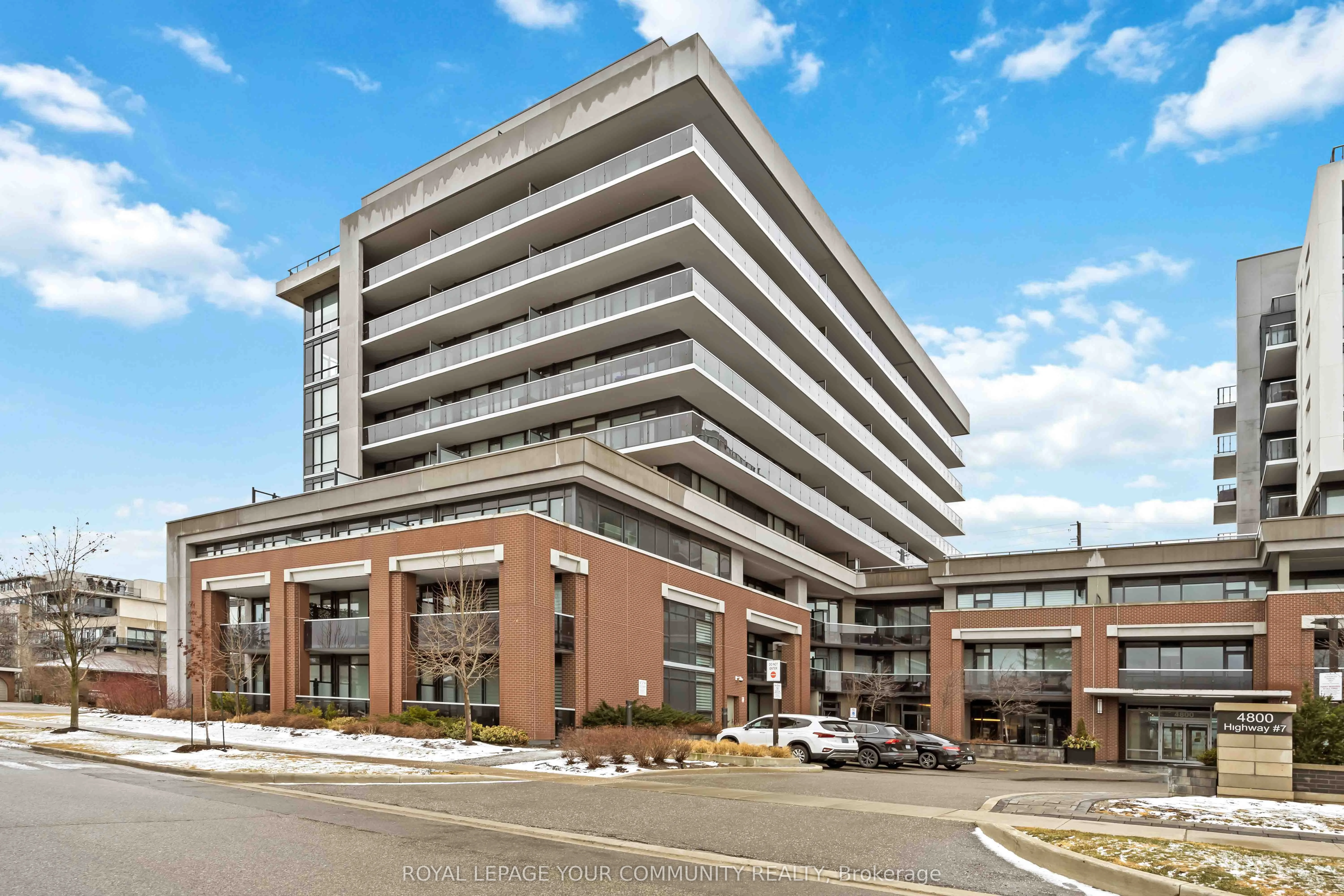 Condo Apartment in Vaughan