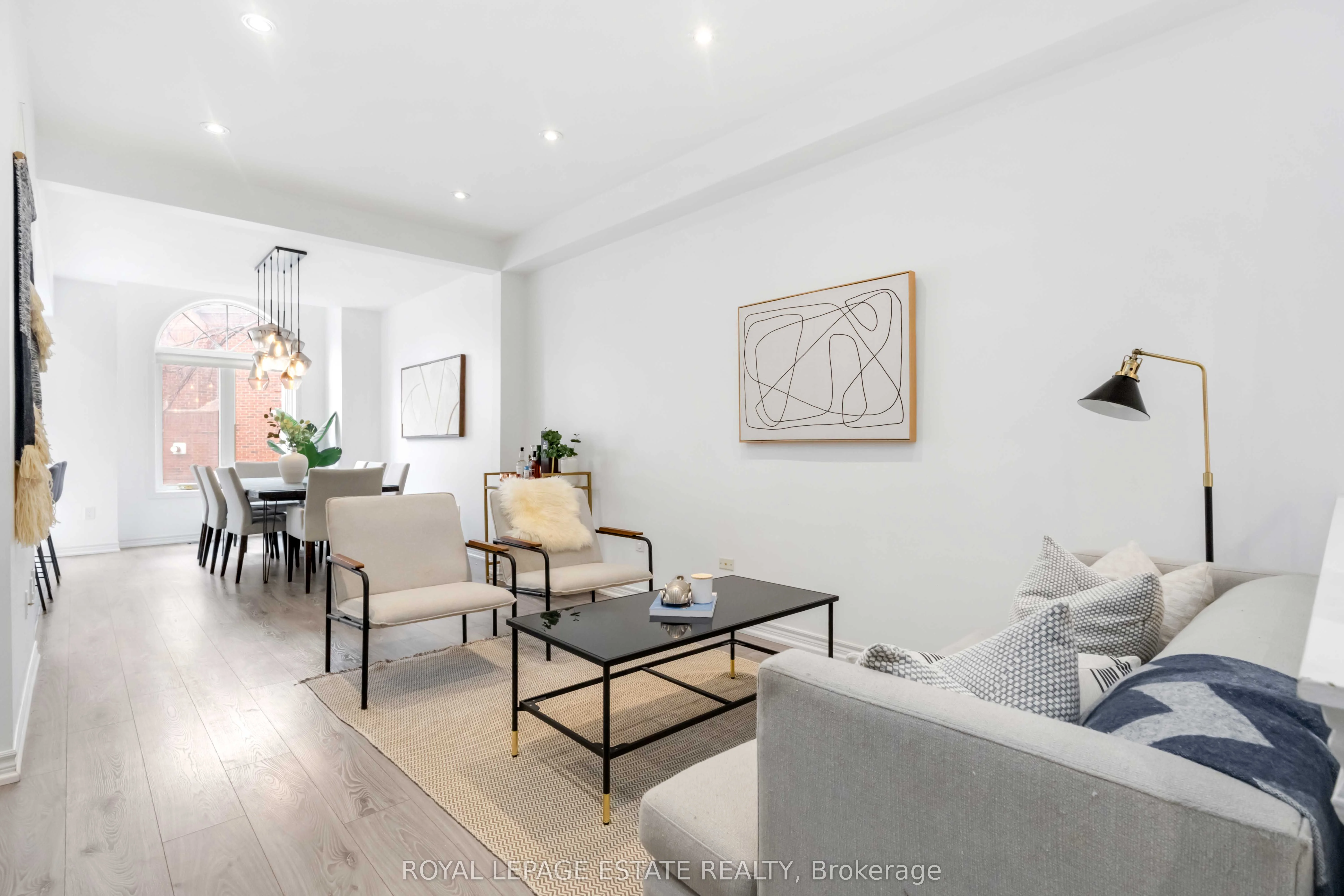 Condo Townhouse in Richmond Hill