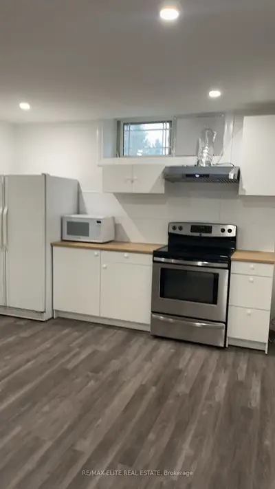 Lower Level in Whitchurch-Stouffville