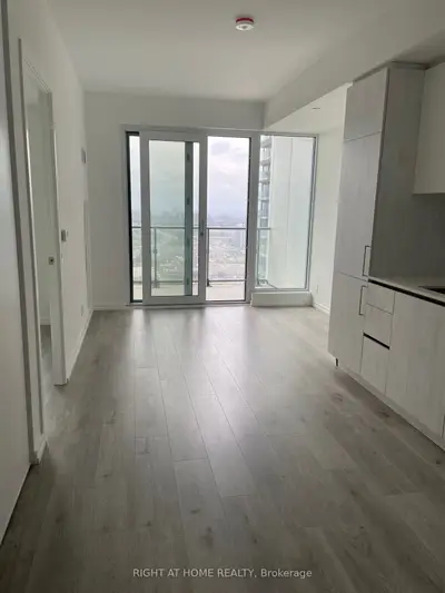 Condo Apartment in Vaughan