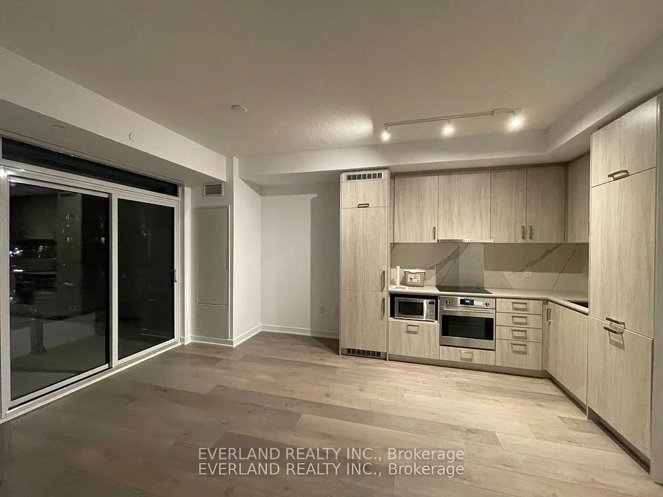 60 Honeycrisp Crescent 1118, Vaughan, ON L4K 0N5