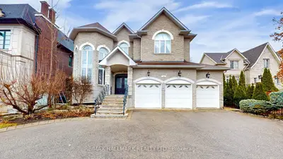 Detached in Richmond Hill