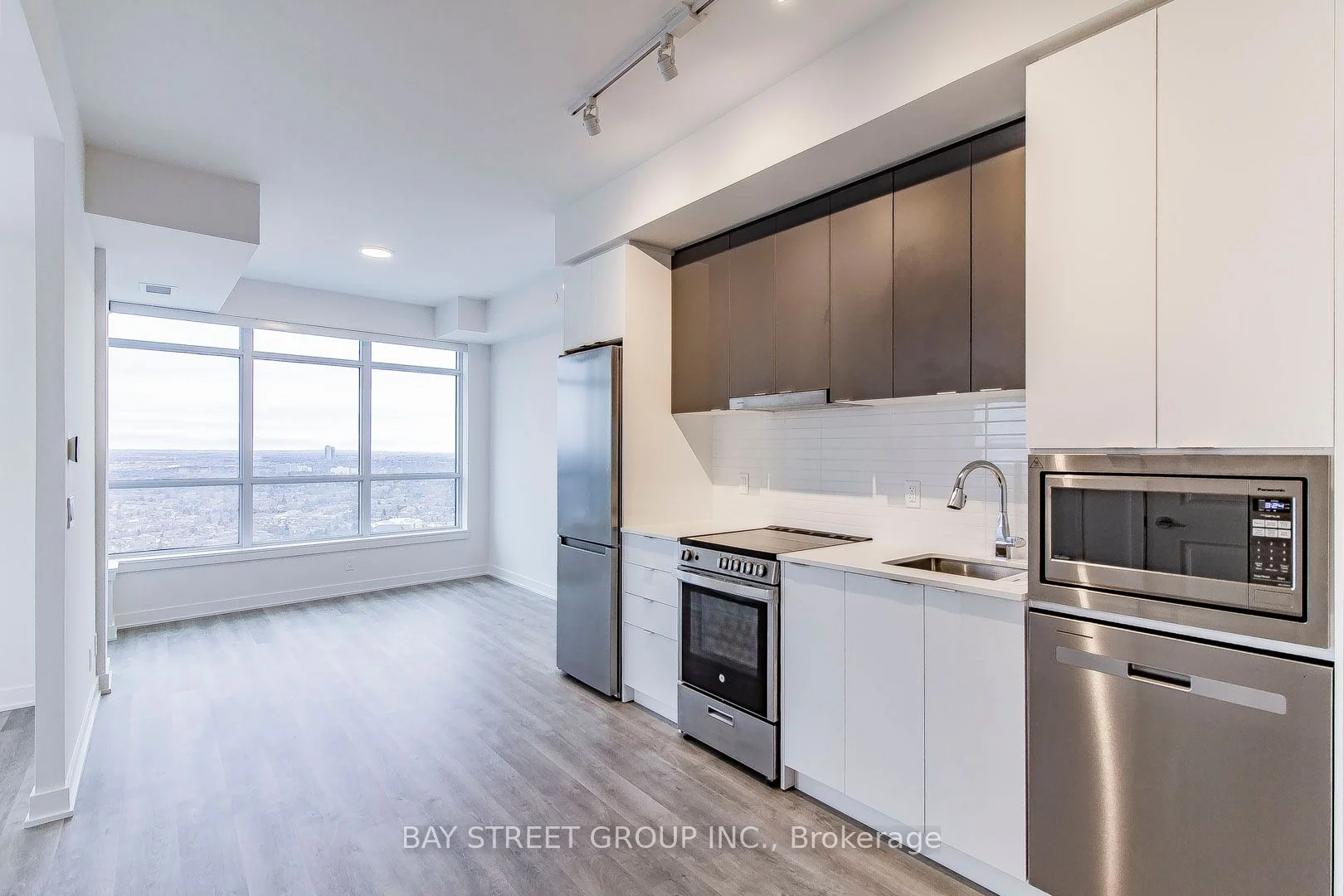 Condo Apartment in Vaughan