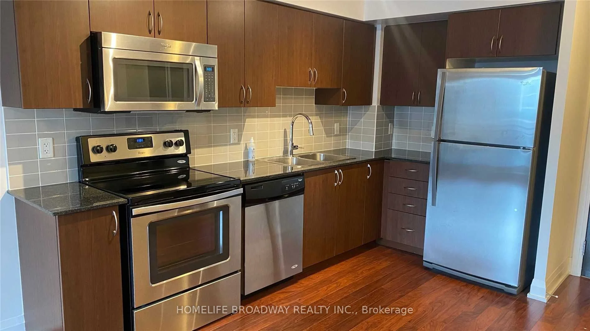 372 Highway 7 E 821, Richmond Hill, ON L4B 0C6