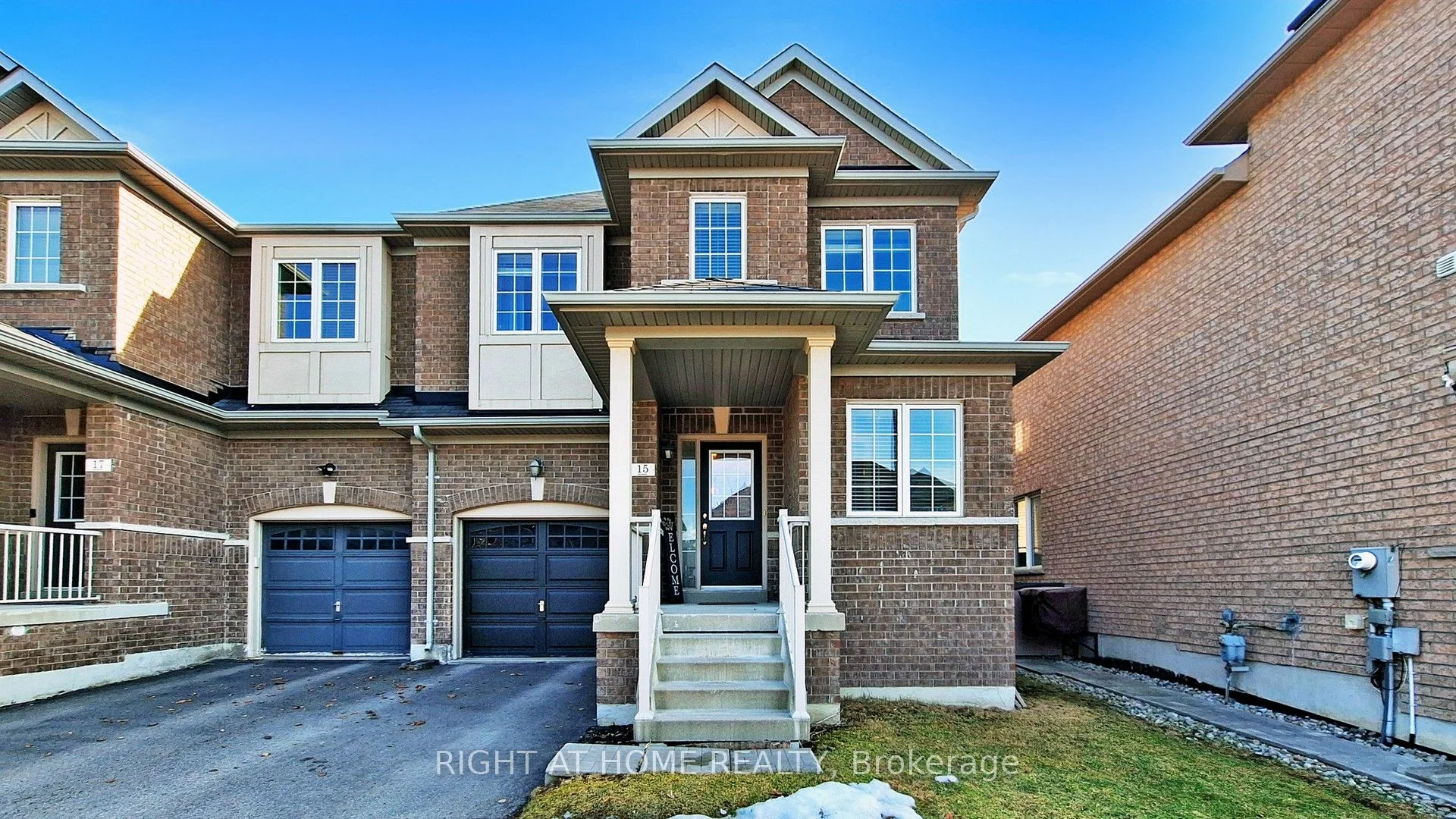 Semi-Detached in Aurora