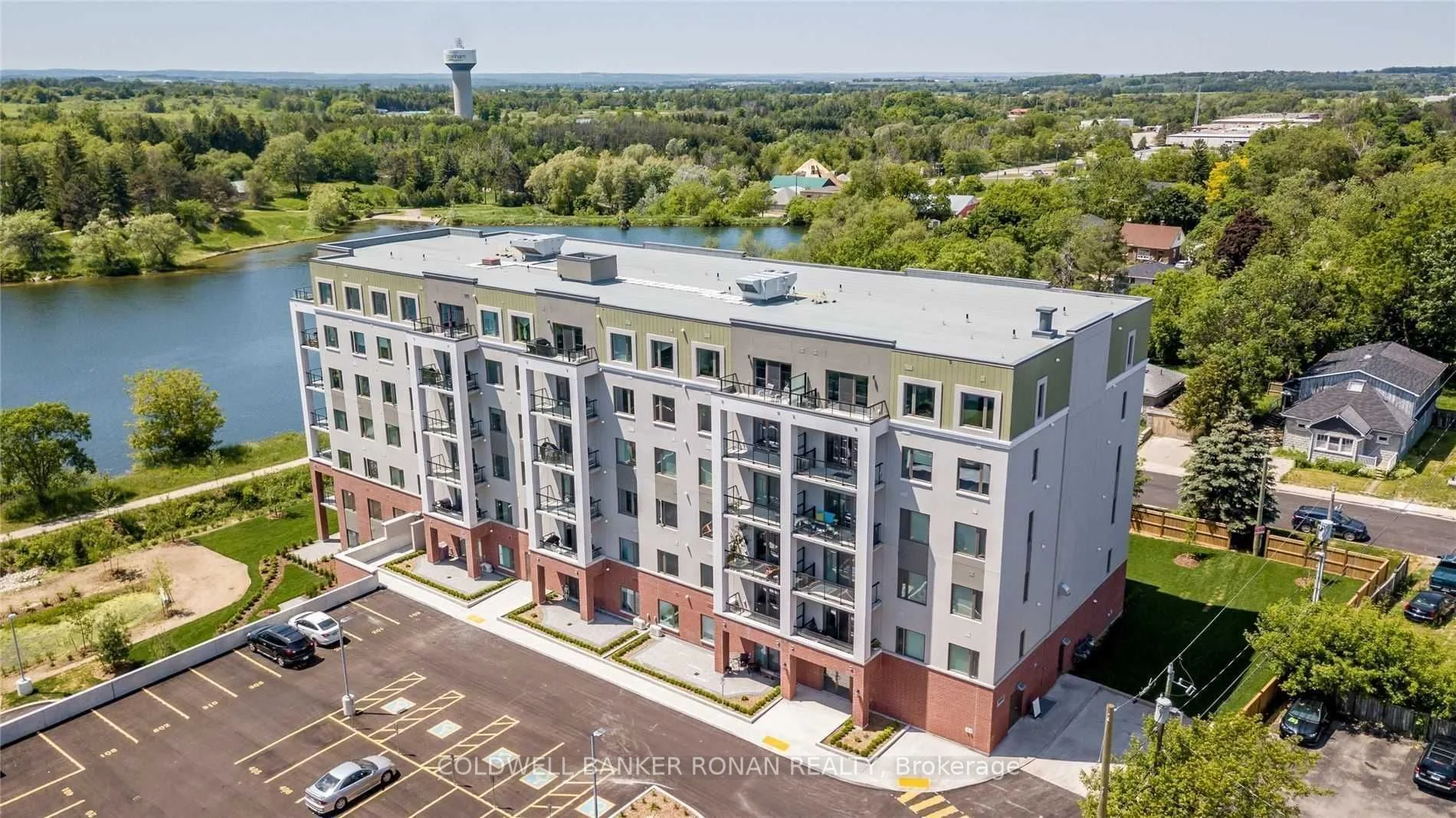 Condo Apartment in New Tecumseth