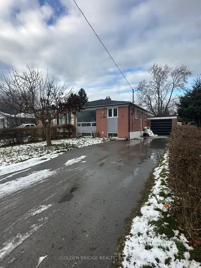 Semi-Detached in Richmond Hill