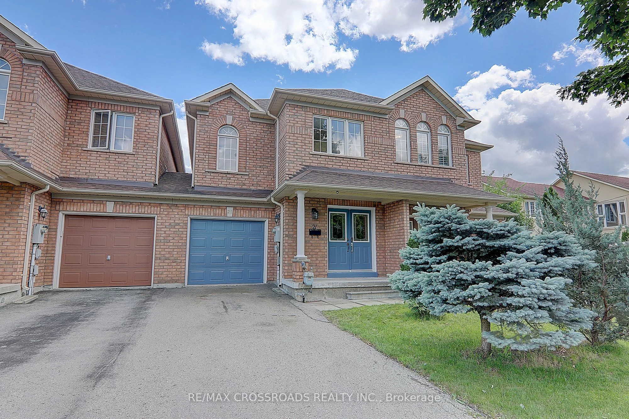 Att/Row/Townhouse in Richmond Hill