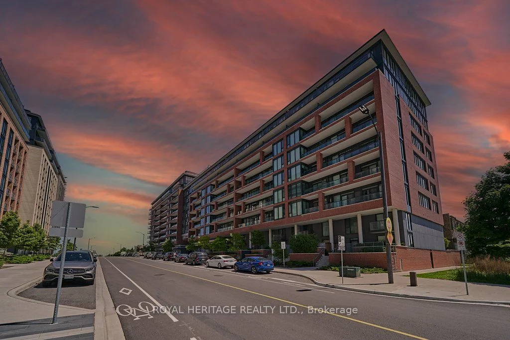 Condo Apartment in Vaughan