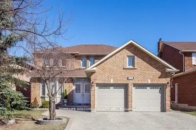 Detached in Richmond Hill