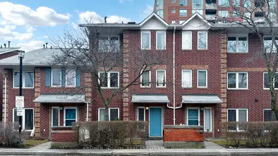 Condo Townhouse in Vaughan