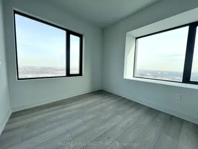 Condo Apartment in Vaughan