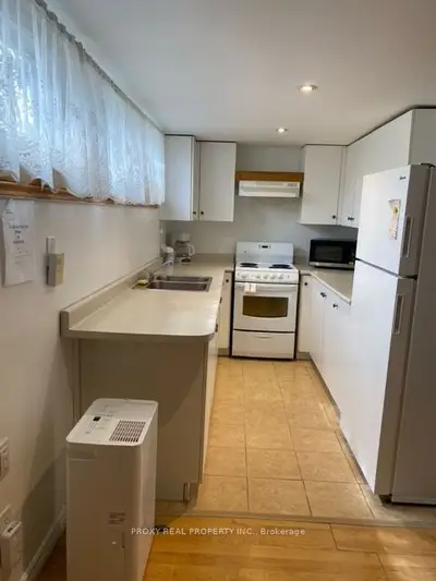115 Levendale Road Lower, Richmond Hill, On L4c 4h5